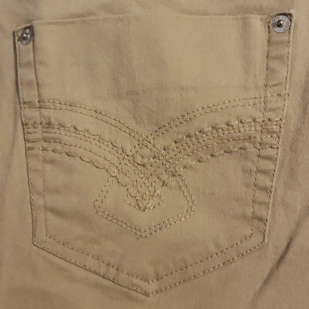 Zanadi shorts - Picture 3 of 6